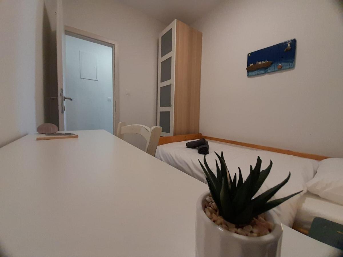 Apartman Vitamare 160 M From The Beach Novi Vinodolski Buitenkant foto