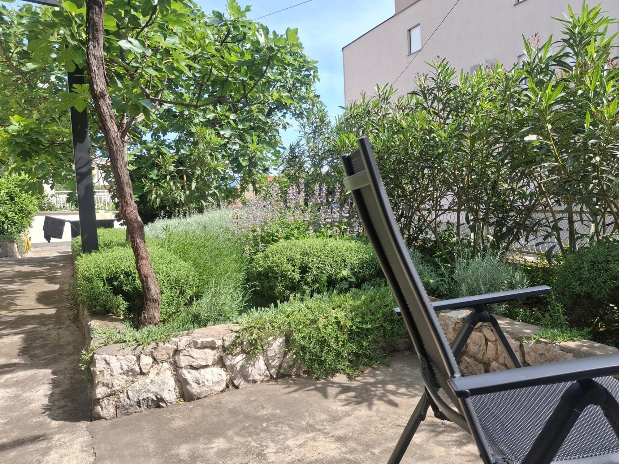 Apartman Vitamare 160 M From The Beach Novi Vinodolski Buitenkant foto